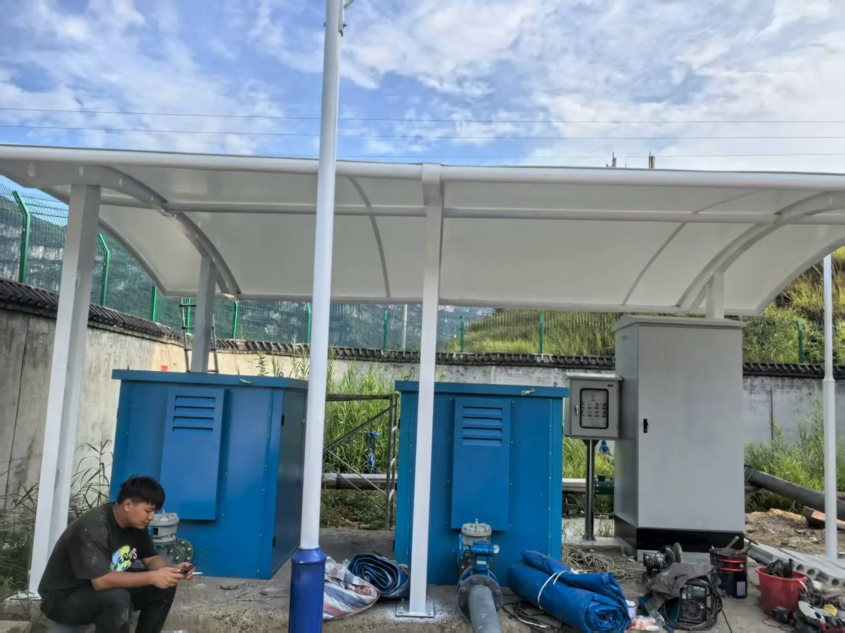 贵州清镇膜结构棚怎么选？多雨高湿山区，避开低价铁皮棚与劣质膜材坑