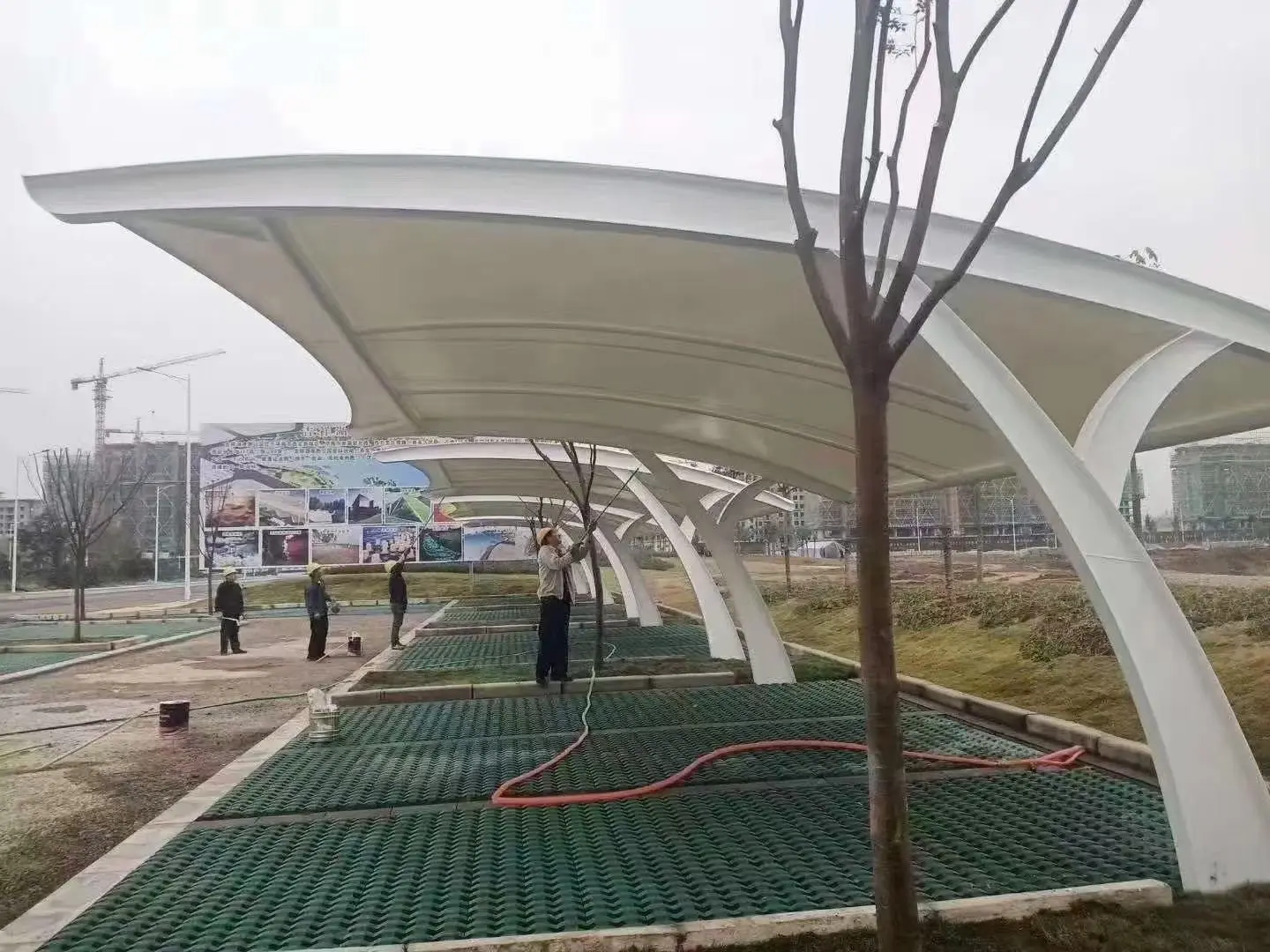 贵州清镇膜结构车棚采购避坑指南:本地气候不同,别拿低价当性价比